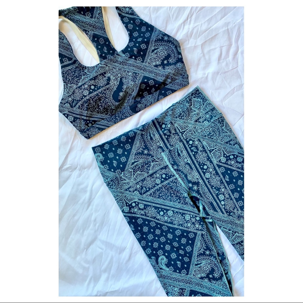 Fabletics Bra & Legging Set